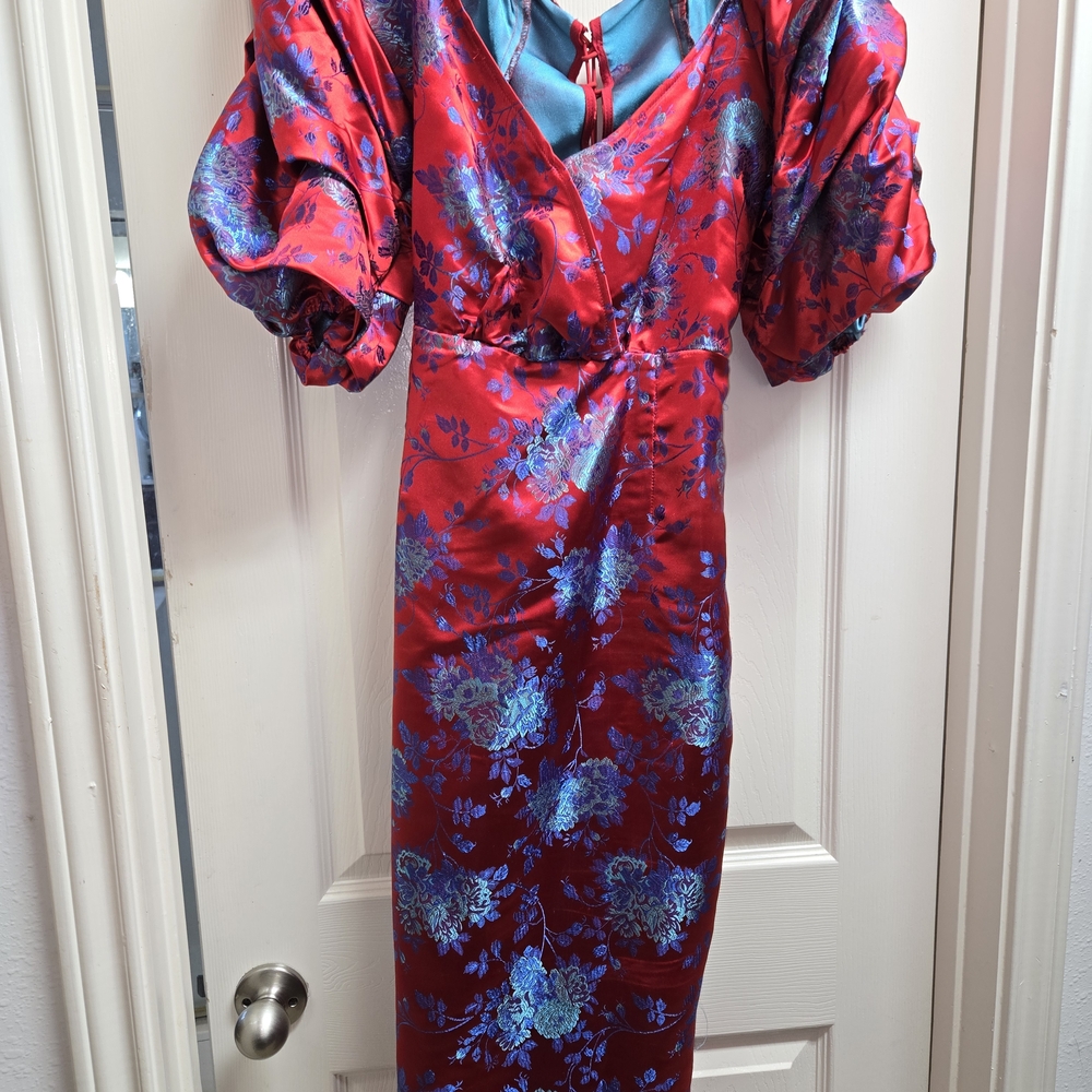 PrettyLittleThing Vibrant Red and Blue Floral Long Sleeve Dress